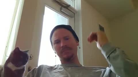 Kinglegg online show from 01/18/25, 06:32