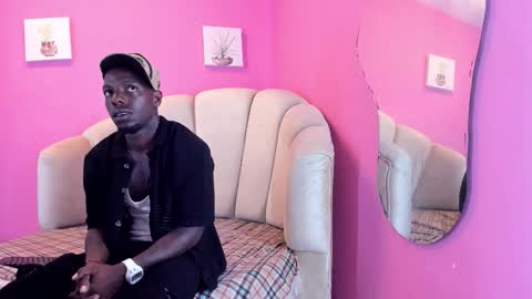 Snapshot of kingmaverickx chatting on 10/28/25, 12:09 kingmaverickx online show from 10/28/25, 12:09