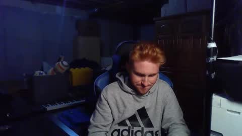 Snapshot of kingoffootfetish chatting on 11/21/25, 06:34 Master King Tommy online show from 11/21/25, 06:34