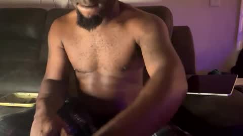 Snapshot of kingofkingz74 chatting on 10/30/25, 02:35 kingofkingz74 online show from 10/30/25, 02:35