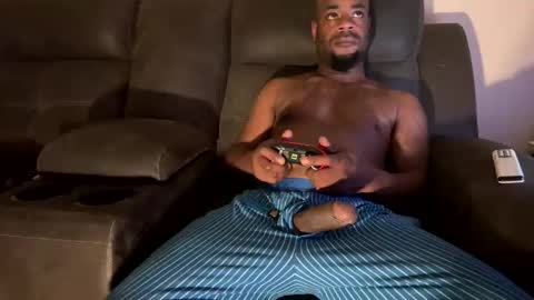 Snapshot of kingofkingz74 chatting on 11/08/25, 11:47 kingofkingz74 online show from 11/08/25, 11:47