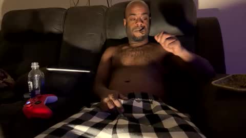 Snapshot of kingofkingz74 chatting on 12/04/25, 03:05 kingofkingz74 online show from 12/04/25, 03:05