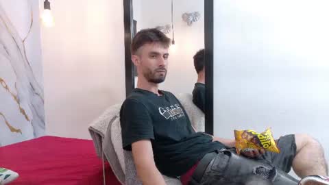 KING  online show from 06/20/26, 05:43