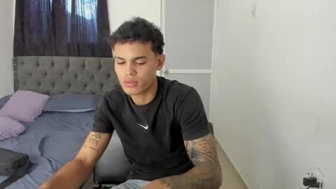 Snapshot of kings_latins chatting on 12/21/25, 07:21 DOMINANT ALPHA KINGS online show from 12/21/25, 07:21