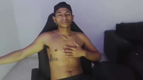 Snapshot of kings_latins chatting on 03/08/26, 01:03 DOMINANT ALPHA KINGS online show from 03/08/26, 01:03