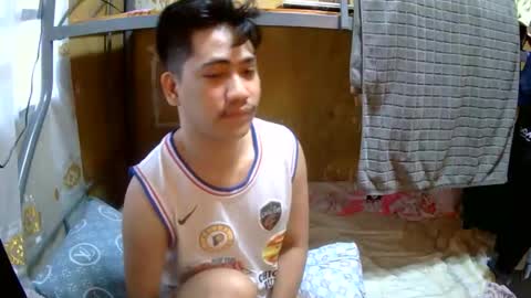 Snapshot of kingsucker2069 chatting on 12/02/25, 08:08 Ruru online show from 12/02/25, 08:08