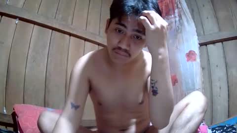 Snapshot of kingsucker2069 chatting on 01/06/26, 01:37 Ruru online show from 01/06/26, 01:37