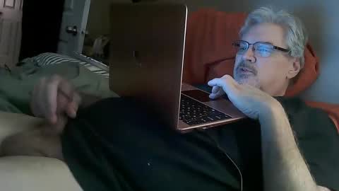 kingtongue10 online show from 01/19/25, 01:01