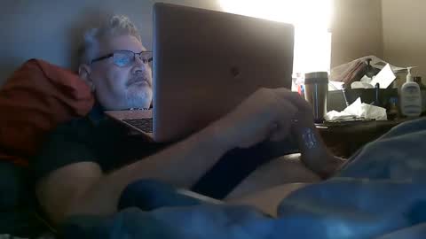 kingtongue10 online show from 02/23/25, 12:16