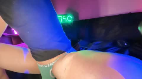 Snapshot of kinksss4all chatting on 12/19/25, 05:25 KinkPLAY9 online show from 12/19/25, 05:25