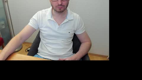 Snapshot of kinksubbydubby chatting on 10/09/25, 04:49 kinksubbydubby online show from 10/09/25, 04:49