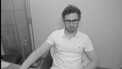 Snapshot of kinksubbydubby chatting on 10/28/25, 06:21 kinksubbydubby online show from 10/28/25, 06:21