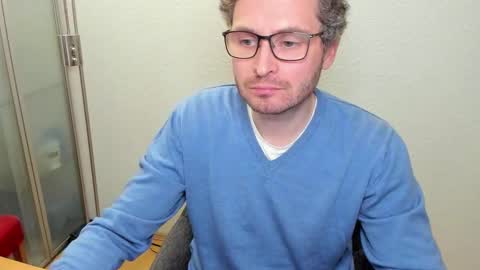 Snapshot of kinksubbydubby chatting on 11/05/25, 09:15 kinksubbydubby online show from 11/05/25, 09:15