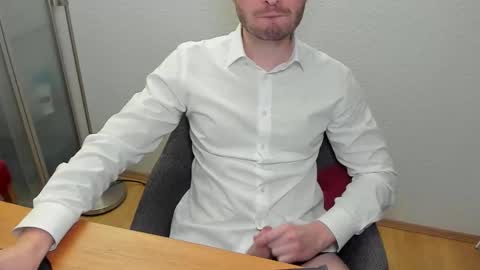 Snapshot of kinksubbydubby chatting on 11/06/25, 05:58 kinksubbydubby online show from 11/06/25, 05:58