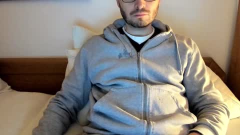 Snapshot of kinksubbydubby chatting on 11/16/25, 12:55 kinksubbydubby online show from 11/16/25, 12:55