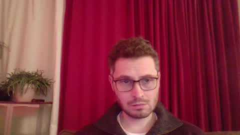 Snapshot of kinksubbydubby chatting on 12/14/25, 06:01 kinksubbydubby online show from 12/14/25, 06:01