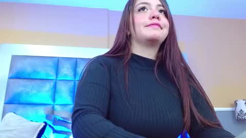 Snapshot of kinky__lovers chatting on 10/12/25, 03:27 Issabella online show from 10/12/25, 03:27