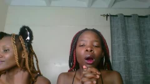 Snapshot of kinky_aria chatting on 09/25/25, 06:00 kinky_aria online show from 09/25/25, 06:00