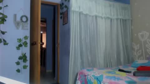 Snapshot of kinky_eli_ chatting on 02/25/26, 01:32 kinky_eli_ online show from 02/25/26, 01:32