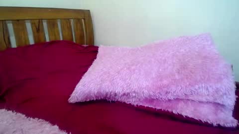 Snapshot of kinky_kaiya chatting on 12/25/24, 08:18 kaiya online show from 12/25/24, 08:18