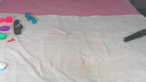 Snapshot of kinkybunz chatting on 12/04/25, 11:52 KinyBunz online show from 12/04/25, 11:52