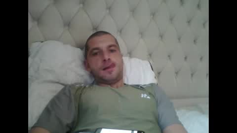 Snapshot of kinkycouple147 chatting on 04/28/26, 04:23 kinkycouple147 online show from 04/28/26, 04:23