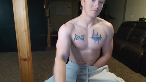 Snapshot of kinkycrusader chatting on 12/05/25, 06:22 Fabio online show from 12/05/25, 06:22