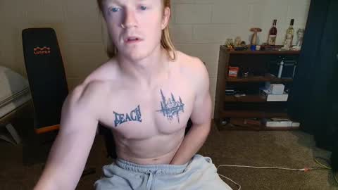 Snapshot of kinkycrusader chatting on 12/15/25, 03:00 Fabio online show from 12/15/25, 03:00