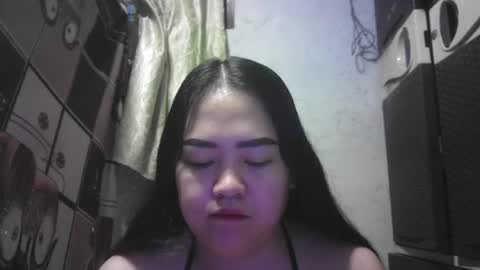 Snapshot of kinkyhotcumm chatting on 11/16/25, 04:45 KAREN online show from 11/16/25, 04:45