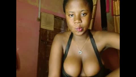 Snapshot of kinkyjuicexx chatting on 10/19/25, 11:44 kinkyjuicexx online show from 10/19/25, 11:44