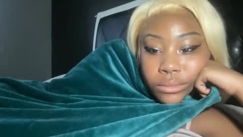 Snapshot of kinkykittee chatting on 02/08/25, 12:50 Bunniii online show from 02/08/25, 12:50