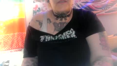 Snapshot of kinkypinkyplay2 chatting on 01/19/25, 03:29 Kinky Pinky online show from 01/19/25, 03:29