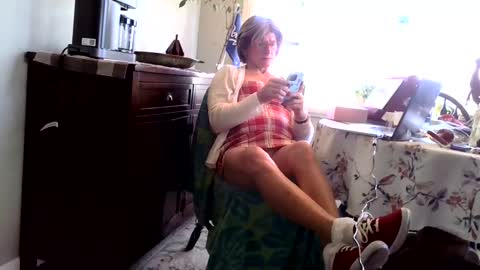 Snapshot of kinkysneakergirl chatting on 02/26/26, 11:04 KinkySneakerGirl online show from 02/26/26, 11:04