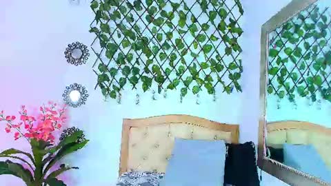 Snapshot of kinkysweet__ chatting on 06/14/26, 11:18 Isabella online show from 06/14/26, 11:18