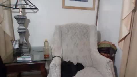 Snapshot of kinkysweets chatting on 01/04/25, 12:27 KinkySweets online show from 01/04/25, 12:27