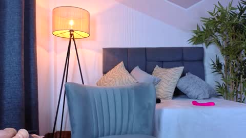 Snapshot of kinkyzoe20 chatting on 11/03/25, 07:48 kinkyzoe20 online show from 11/03/25, 07:48