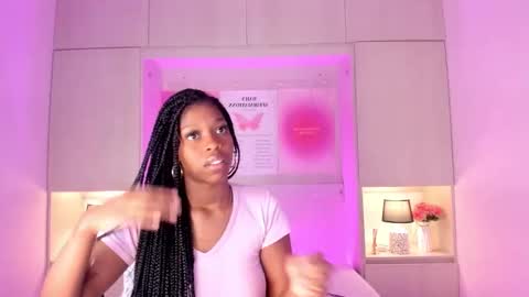 M A R A  online show from 10/23/25, 12:15