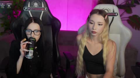 Sweet girls online show from 05/17/26, 10:44