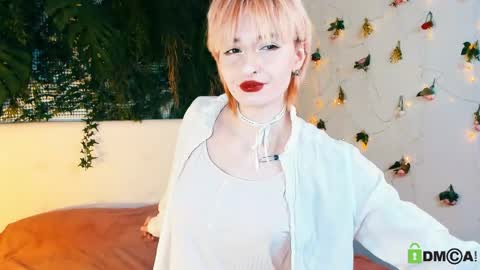 Kira online show from 04/26/26, 09:34
