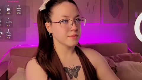 Snapshot of kira_be11 chatting on 06/18/26, 09:14 Kira Be11 online show from 06/18/26, 09:14