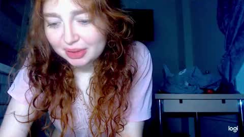Snapshot of kira_foxy_ chatting on 11/18/25, 07:57 Kira online show from 11/18/25, 07:57