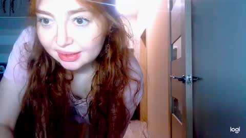 Snapshot of kira_foxy_ chatting on 11/21/25, 08:35 Kira online show from 11/21/25, 08:35