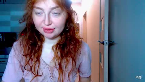 Snapshot of kira_foxy_ chatting on 11/25/25, 08:25 Kira online show from 11/25/25, 08:25