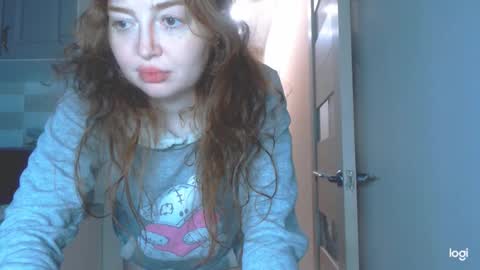 Snapshot of kira_foxy_ chatting on 12/21/25, 10:00 Kira online show from 12/21/25, 10:00
