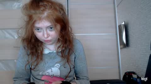 Snapshot of kira_foxy_ chatting on 03/19/26, 10:41 Kira online show from 03/19/26, 10:41