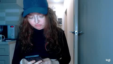 Snapshot of kira_foxy_ chatting on 03/30/26, 03:02 Kira online show from 03/30/26, 03:02