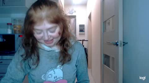 Snapshot of kira_foxy_ chatting on 04/10/26, 01:05 Kira online show from 04/10/26, 01:05