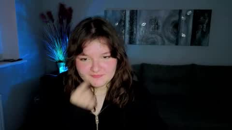 Kira online show from 11/10/25, 08:02