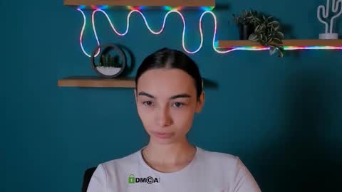 kira_light__ online show from 10/21/25, 08:37