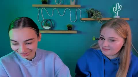 kira_light__ online show from 10/22/25, 09:20